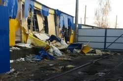 Благоустрій по-київські: в Дарницькому районі розгромили кіоски (фото)