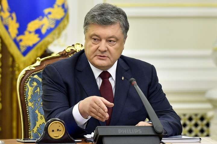 «Я не вмешиваюсь в это дело»: Порошенко ответил насчет Саакашвили 