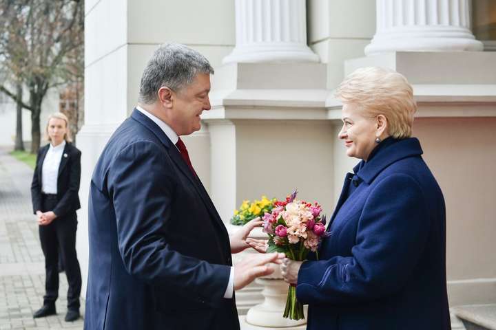 <span>Петро Порошенко і Даля Грібаускайтє</span> - Порошенко і Грібаускайте обговорили перспективи «плану Маршала» для України