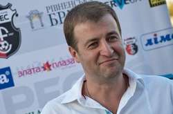 Президент «Вереса» подарував Павелку оберіг з його зображенням (фото)