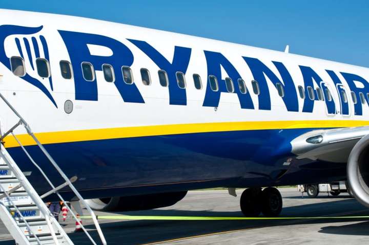 Львівський аеропорт зупинив переговори з лоукостом Ryanair