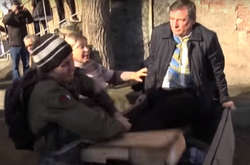 Головний лікар, якого АТОвці вкинули у Дніпрі в сміттєвий бак, подав заяву до поліції