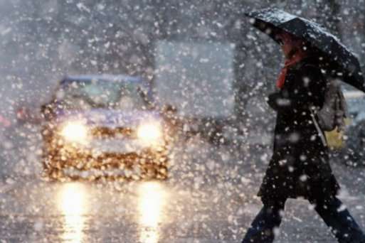 В Україні очікуються мокрий сніг та дощі: прогноз погоди на 9 грудня