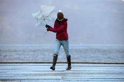 Погода на неділю: Україна знову порине у сніги, дощі та вітри