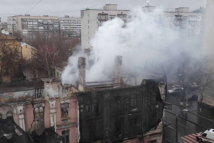 На Подолі у Києві сталася пожежа у будинку-історичній пам'ятці