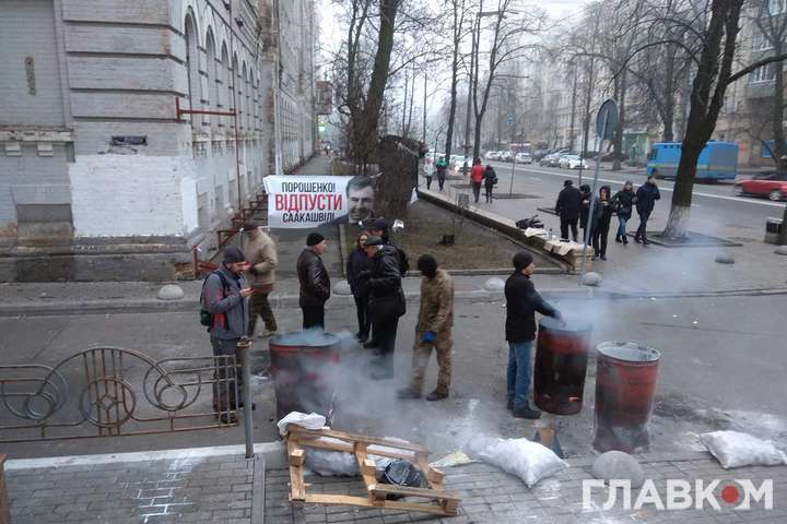 Мітинг прихильників Саакашвілі: у Києві частково перекрита вулиця Салютна
