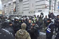 Учасники акції підійшли до кордону правоохоронців