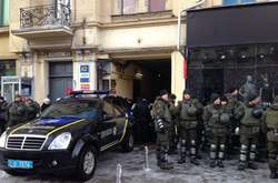 Саакашвили доставили в суд для избрания меры пресечения 