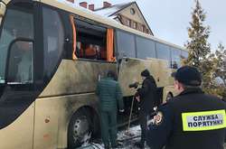 Польський туристичний автобус, який їхав до Львова, обстріляли з гранатомета 