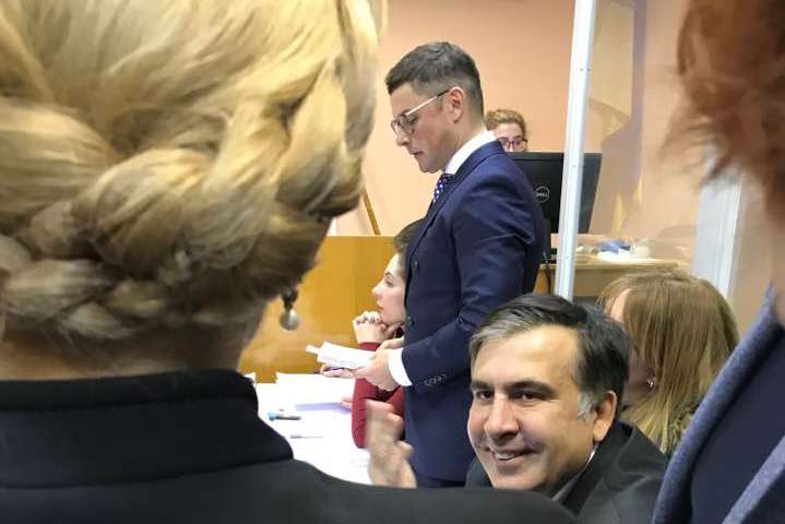 Тимошенко прибула до суду підтримати Саакашвілі (фото)