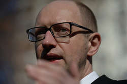 Суд допитав Яценюка у справі про держзраду Януковича 