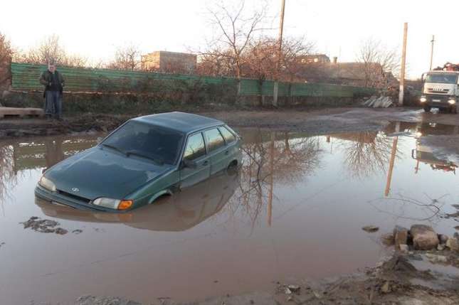 На дорозі у Одеській області «тонуть» автомобілі