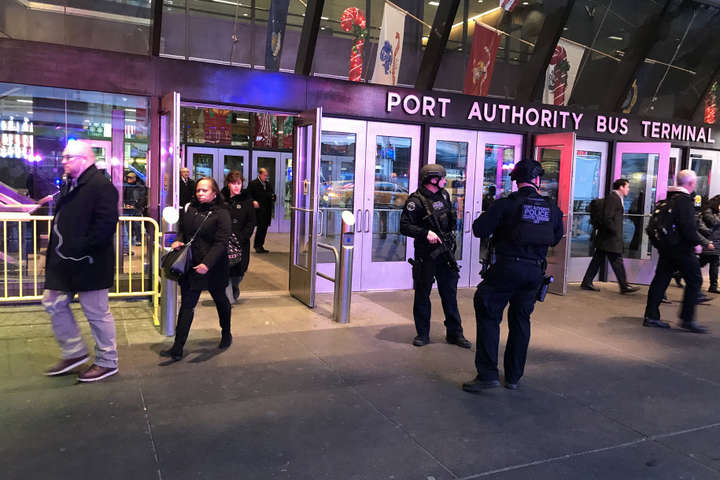 Взрыв на автовокзале в Нью-Йорке: появились первые подробности (фото, видео)