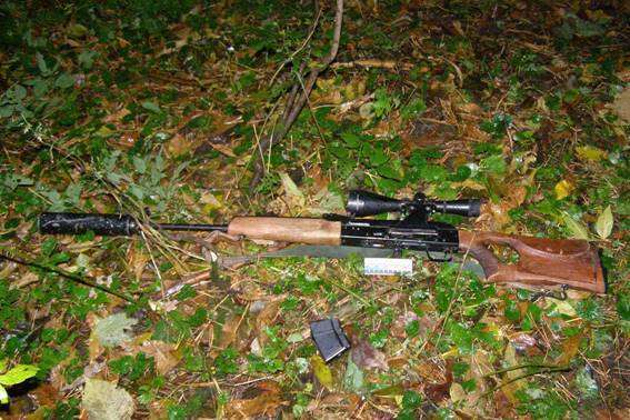 На Черкащині браконьєри застрелили трьох оленів і травмували поліцейського