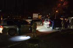 У Дніпрі спецпризначенці затримали кортеж із позашляховиків