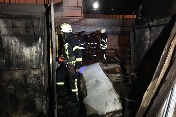 В Одесі під час пожежі в будівельному вагончику згорів чоловік