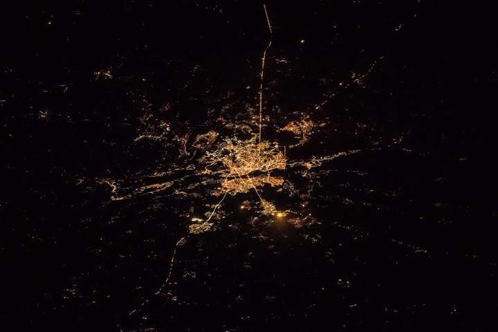 Астронавт NASA показал ночной Киев из космоса (фото)