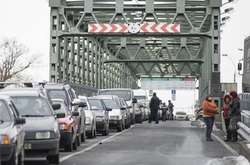 На Закарпатті біля пункту пропуску вантажівка переїхала чоловіка