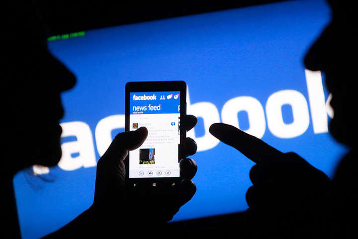 У Британії закликають зробити Facebook відповідальним за контент 