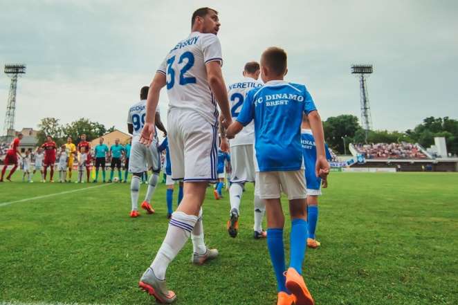 Українського футболіста назвали найкращим форвардом білоруського клубу