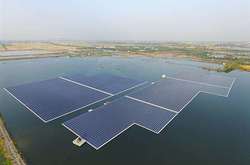 У Китаї почала працювати найбільша в світі сонячна електростанція на воді