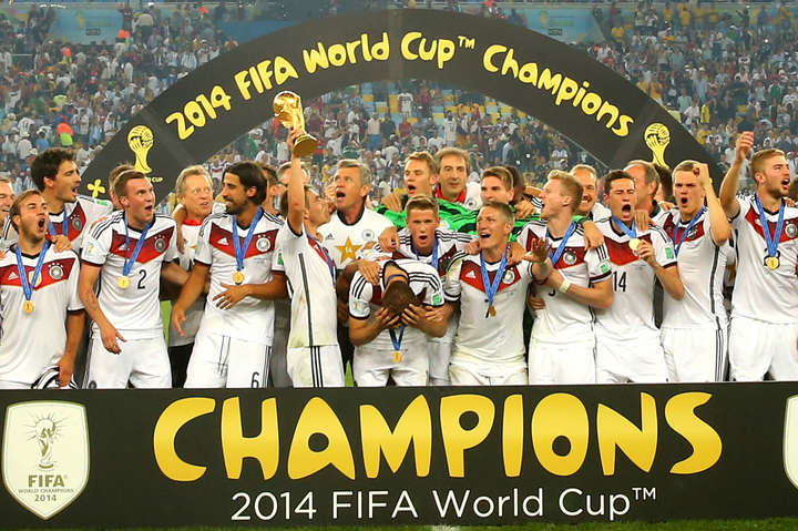 У Німеччині футболістам пообіцяли рекордні бонуси за перемогу на Мундіалі у Росії