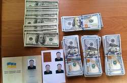 У Києві поліція затримала шахраїв, які намагалися незаконно продати квартиру