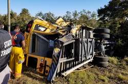 У США вантажівка влетіла у шкільний автобус, понад 20 дітей постраждали