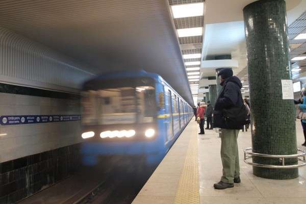 На столичній станції метро «Контрактова площа» помер чоловік 