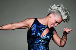 Пинк снялась в фотосессии для январского номера Сosmopolitan