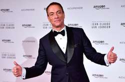 57-летний Жан-Клод Ван Дамм показал фирменную растяжку на красной дорожке