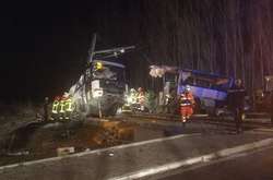 У Франції потяг протаранив шкільний автобус (фото)