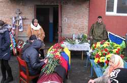 «Не думав про себе, посади і гроші». На Полтавщині поховали 27-річного бійця УДА