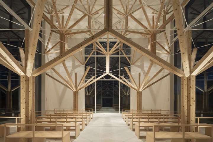 У Японії побудували католицьку церкву з фрактальним лісом всередині