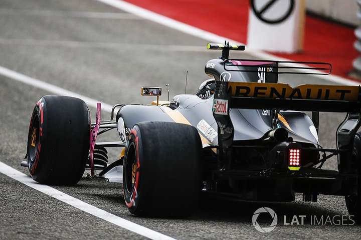 У Renault виникли проблеми з мотором, у Force India відзначають небувалий прогрес