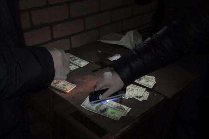 На Дніпропетровщині арбітражного керуючого затримано на хабарі у $35 тис.