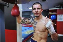 Український боксер Редкач був відправлений в нокаут у новій ваговій категорії (відео)