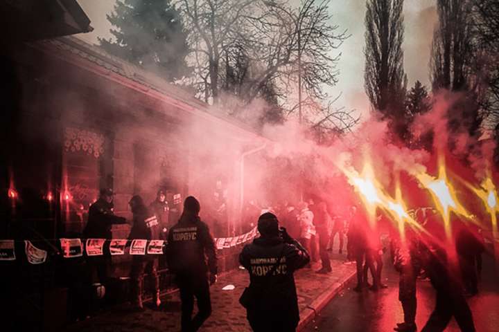 У Кременчуці побилися поліцейські та активісти «Нацкорпусу»