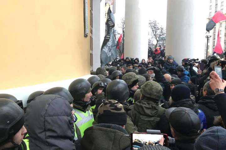 Союзники України відреагували на спробу захоплення Жовтневого палацу