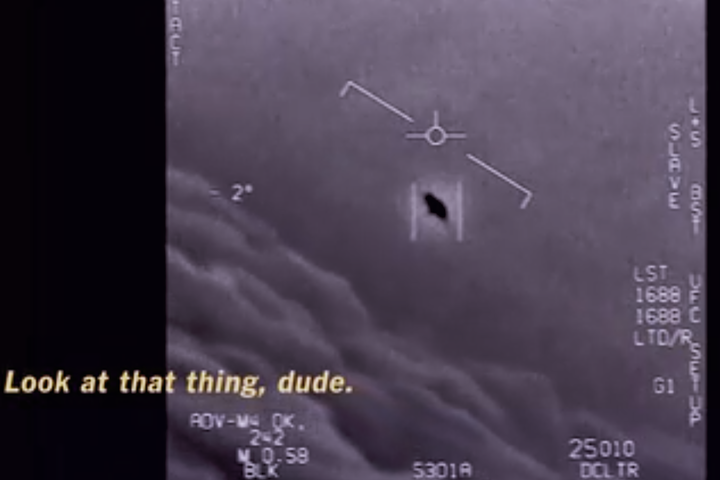 Пентагон показав два відеоролики з НЛО