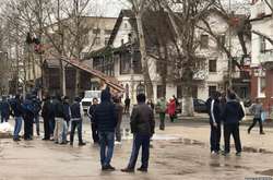 Активісти біля суду в Джанкої