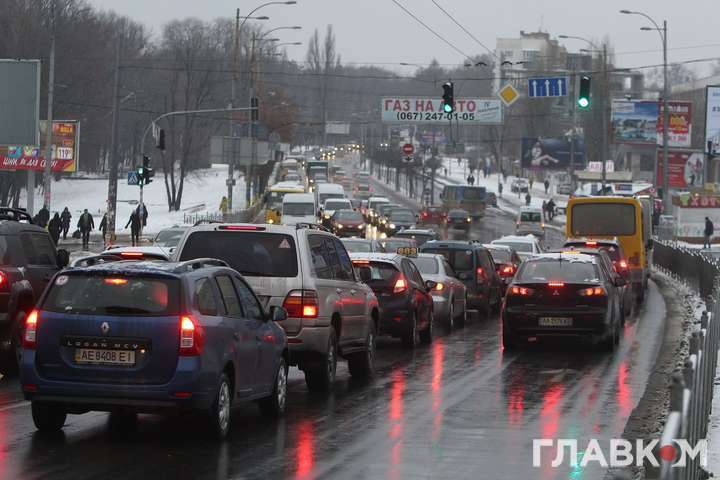 Погодні умови в Україні ускладнилися: сніг, хуртовини, ожеледь