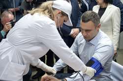 Віталій Кличко на прийомі у лікаря