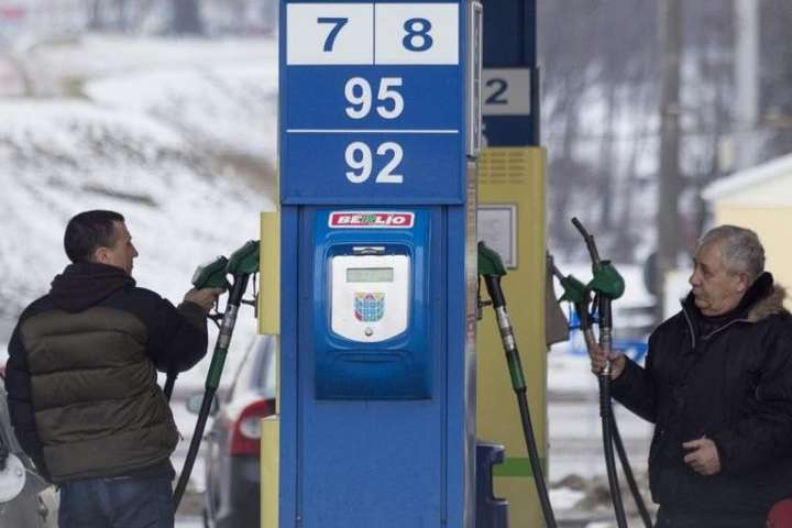 Ціни на бензин підскочили до 30 гривень