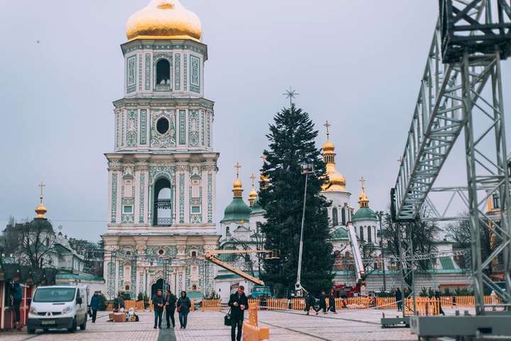 Обзор главных новогодних локаций Киева: где и как будут развлекать 