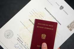 Австрія хоче видавати паспорти німецькомовним італійцям, через що обурився Рим 