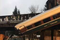 Унаслідок падіння поїзда у США загинули шестеро людей