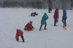 Радість для дітей та проблеми для дорослих. Як виглядає засипаний снігом Київ