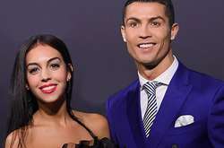 Джорджина Родригес опубликовала новое фото с детьми и Криштиану Роналду