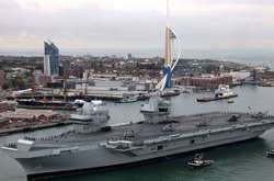 В найбільшому військовому кораблі Британії виявили протікання